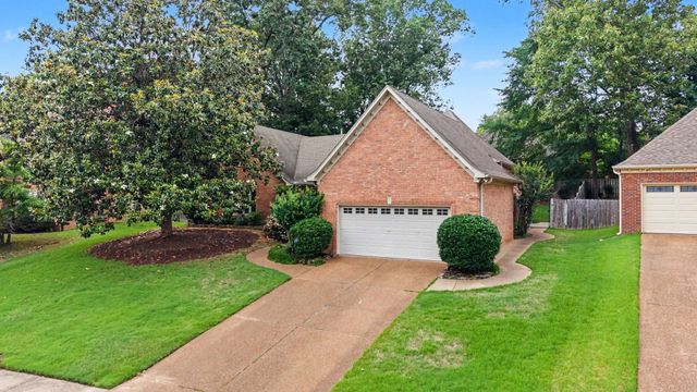 8656 WOOD MILLS DR W, Memphis, TN 38016
