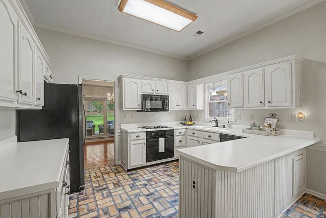 8656 WOOD MILLS DR W, Memphis, TN 38016