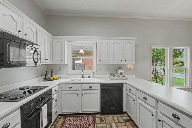 8656 WOOD MILLS DR W, Memphis, TN 38016
