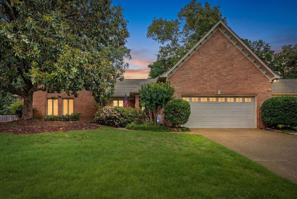 8656 WOOD MILLS DR W, Memphis, TN 38016