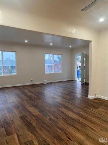 2728 Kentucky Street, Bakersfield, CA 93306