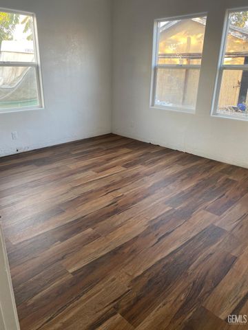 2728 Kentucky Street, Bakersfield, CA 93306