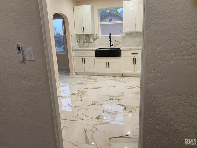 2728 Kentucky Street, Bakersfield, CA 93306