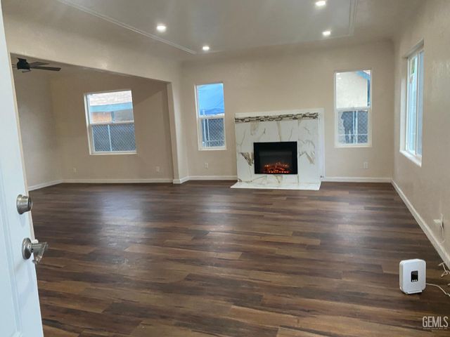 2728 Kentucky Street, Bakersfield, CA 93306