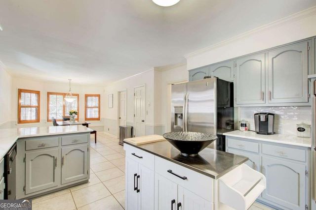 854 Newcastle Drive SW, Lilburn, GA 30047