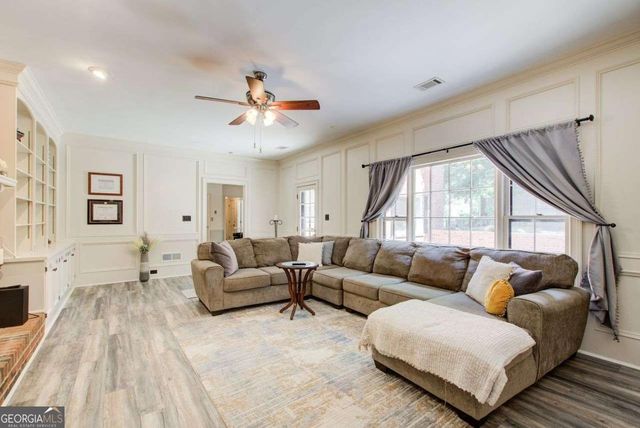 854 Newcastle Drive SW, Lilburn, GA 30047