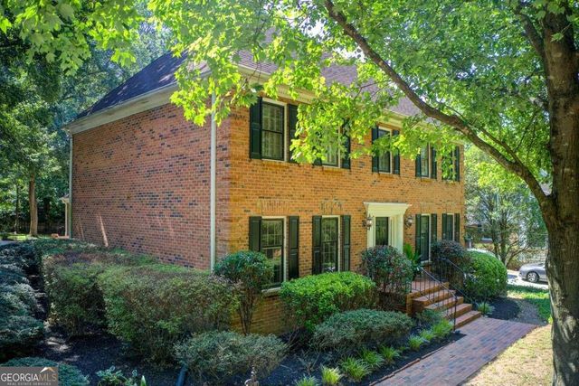 854 Newcastle Drive SW, Lilburn, GA 30047