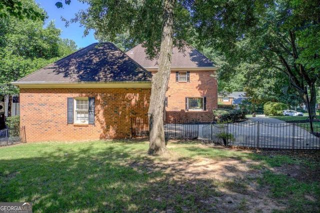 854 Newcastle Drive SW, Lilburn, GA 30047