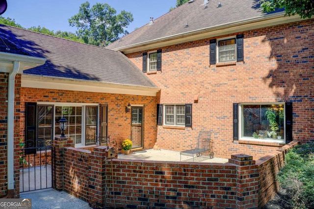 854 Newcastle Drive SW, Lilburn, GA 30047