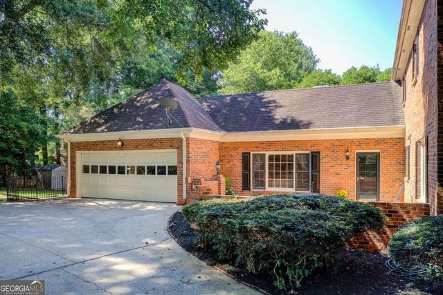 854 Newcastle Drive SW, Lilburn, GA 30047