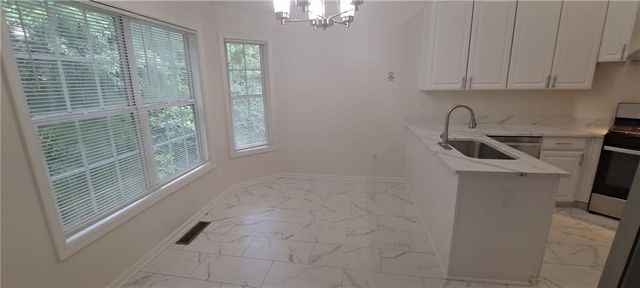 1050 Hillary Lane, Lawrenceville, GA 30043
