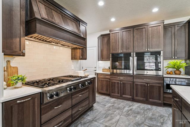 977 N Woodvalley, Eagle, ID 83616