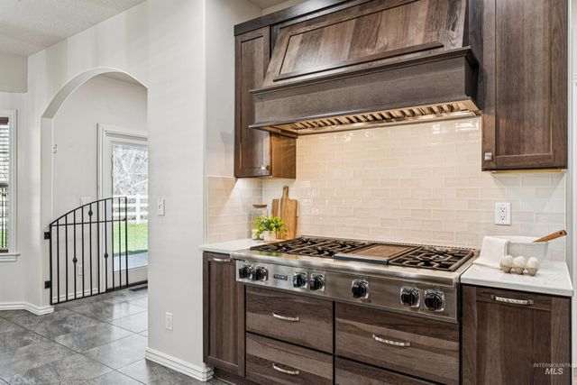 977 N Woodvalley, Eagle, ID 83616