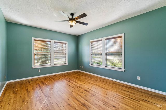 977 N Woodvalley, Eagle, ID 83616