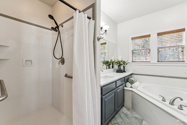 977 N Woodvalley, Eagle, ID 83616