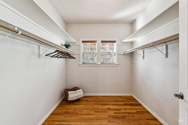 977 N Woodvalley, Eagle, ID 83616