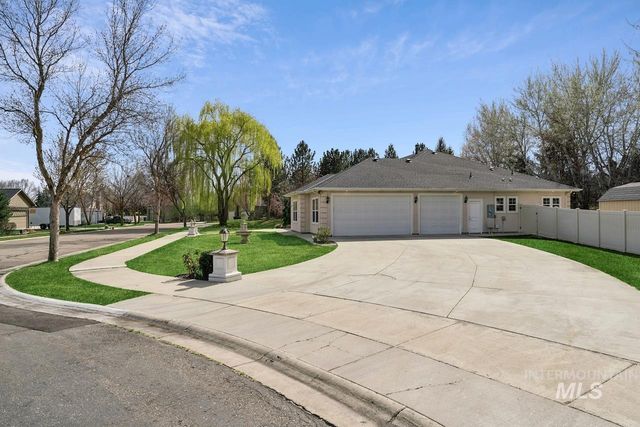 977 N Woodvalley, Eagle, ID 83616