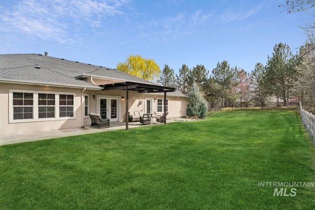 977 N Woodvalley, Eagle, ID 83616