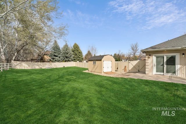 977 N Woodvalley, Eagle, ID 83616