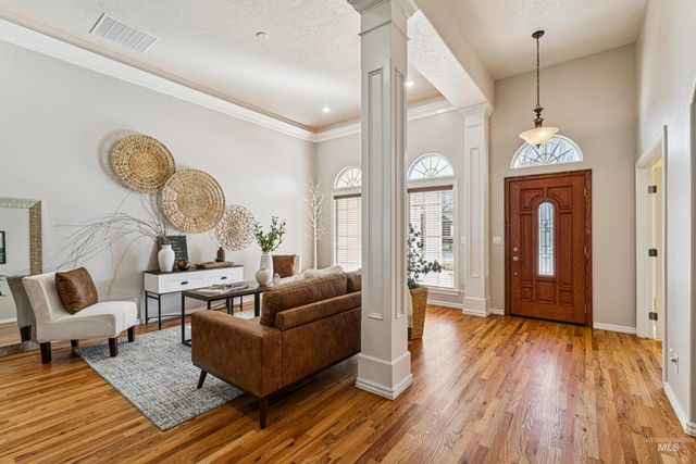 977 N Woodvalley, Eagle, ID 83616