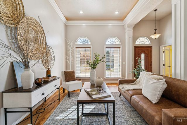 977 N Woodvalley, Eagle, ID 83616