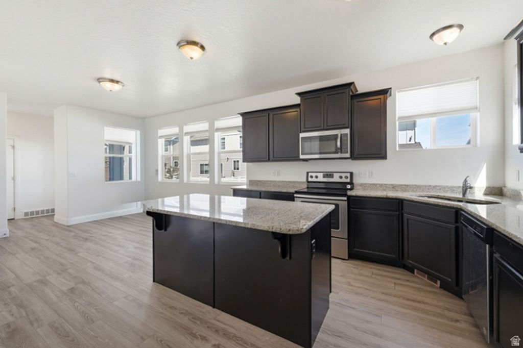 Image 7 of property listing at 928 W TEAL WAY, South Salt Lake, UT 84119