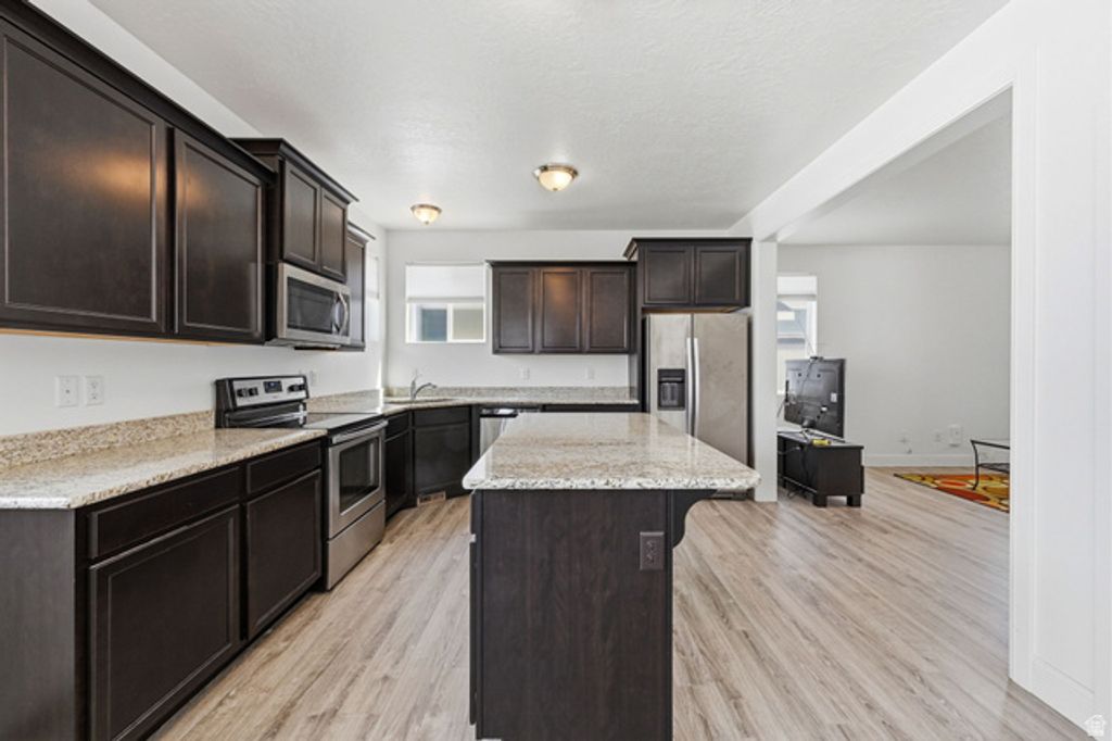 Image 8 of property listing at 928 W TEAL WAY, South Salt Lake, UT 84119