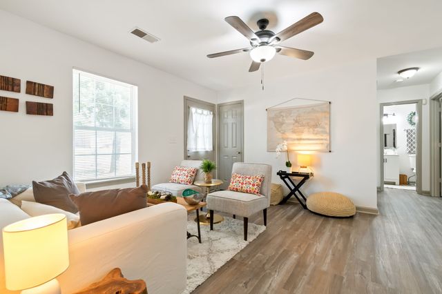 2674 Old Matthews Rd, Nashville, TN 37207