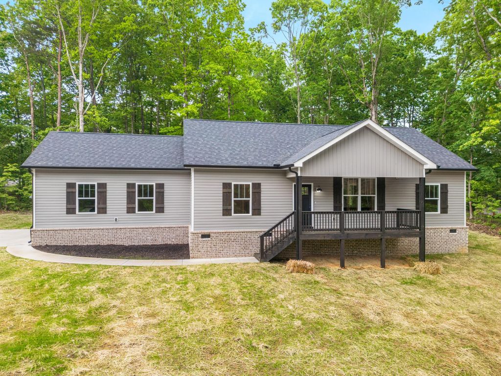 297 Scooter Drive, Graysville, TN 37338
