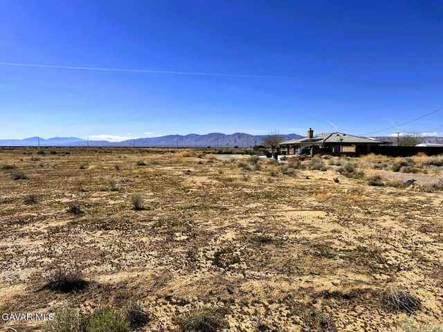 7820 Jacaranda Avenue, California City, CA 93505