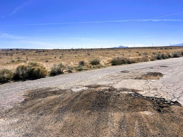 7820 Jacaranda Avenue, California City, CA 93505
