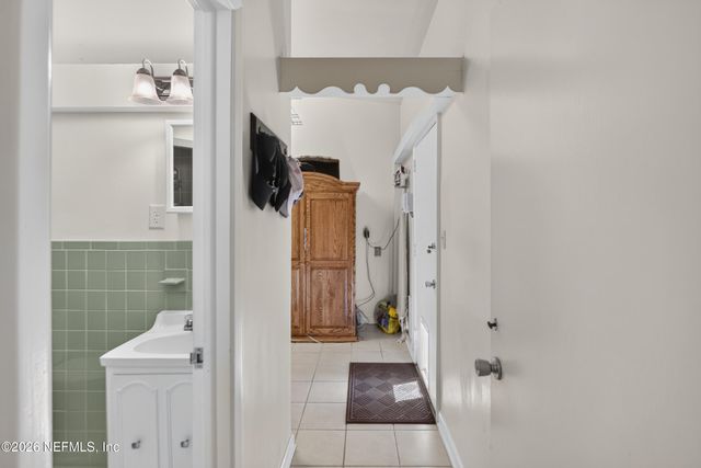 2432 JOSE Circle S, Jacksonville, FL 32217