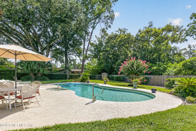 2432 JOSE Circle S, Jacksonville, FL 32217