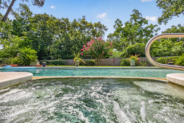 2432 JOSE Circle S, Jacksonville, FL 32217