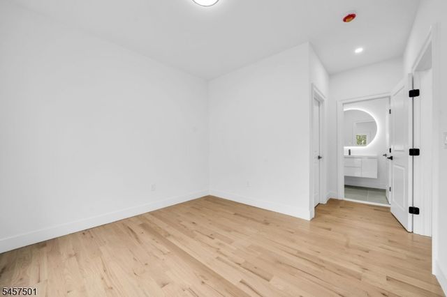 1880 Long Ter, Union Twp., NJ 07083