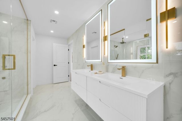 1880 Long Ter, Union Twp., NJ 07083