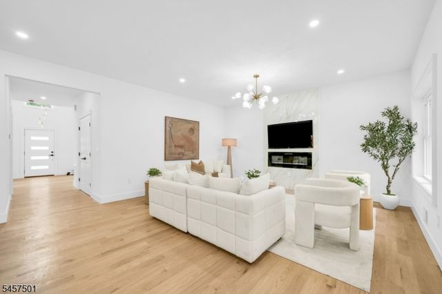 1880 Long Ter, Union Twp., NJ 07083