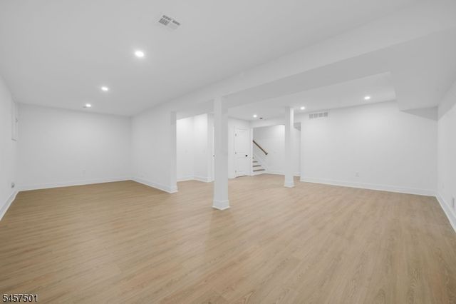 1880 Long Ter, Union Twp., NJ 07083