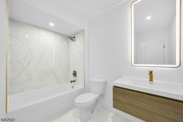 1880 Long Ter, Union Twp., NJ 07083
