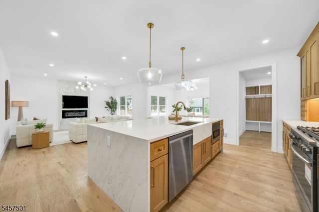 1880 Long Ter, Union Twp., NJ 07083