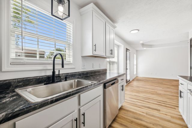 1824 Cottingham Ct, Clarksville, TN 37042
