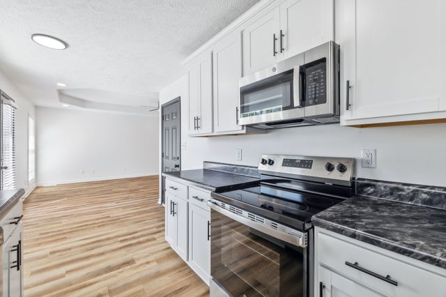 1824 Cottingham Ct, Clarksville, TN 37042