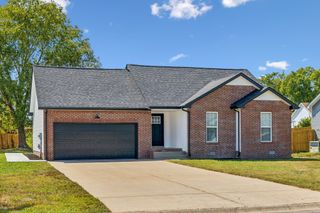 1824 Cottingham Ct, Clarksville, TN 37042