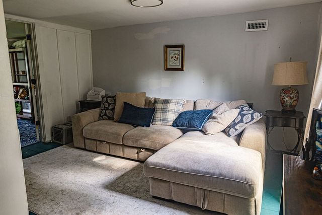 355 Whitson Rd, Bethpage, TN 37022
