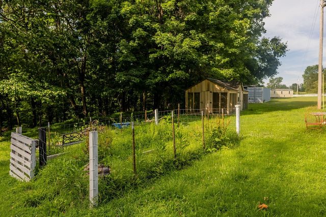 355 Whitson Rd, Bethpage, TN 37022
