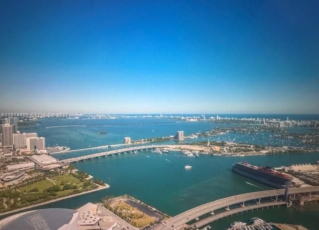 300 N Biscayne Boulevard 8502, Miami, FL 33132