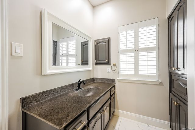 15931 MISSION RDG, San Antonio, TX 78232