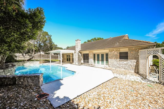 15931 MISSION RDG, San Antonio, TX 78232