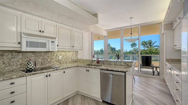 3030 GRAND BAY BOULEVARD 323, Longboat Key, FL 34228
