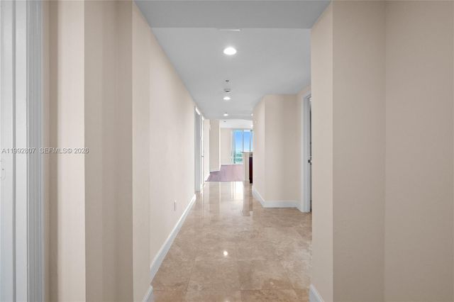 15051 Royal Oaks Lane 2103, North Miami, FL 33181